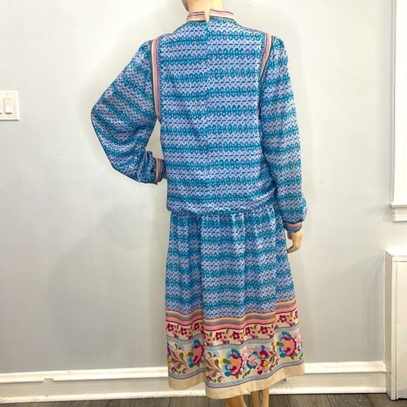 Vintage Abstract Floral 70s Femme Dress - Picture 16 of 16